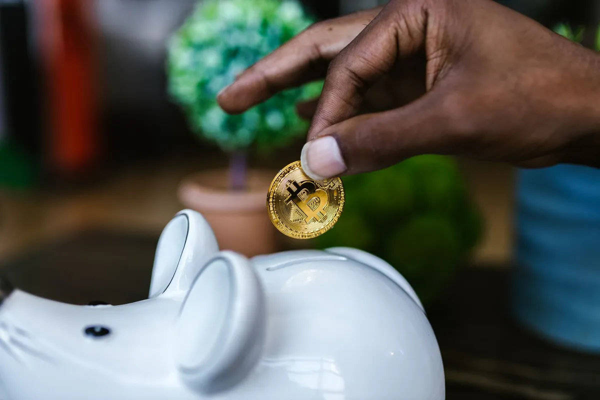 Storing bullion bars: home safes, bank boxes and vaults compared